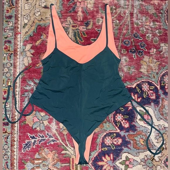 Cheeky reversible one piece bathing suit - Picture 2 of 4